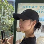 한소희 이어 신민아…<b>블로그</b> 깜짝 오픈