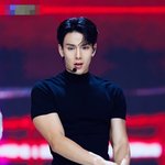 감동적인 어깨를 가진 남자 아이돌.<b>JPG</b>