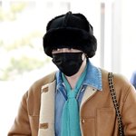 할머니 스카프 벗고 '무스탕' 입은 지드래곤, 패션 피플 여기 주목...