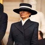 아 <b>멜라니아</b> 개웃겨