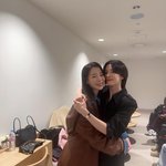 송혜교, 임지연 꼭 끌어안은 초밀착 투샷…'더 글로리' 우정 <b>여전</b>해