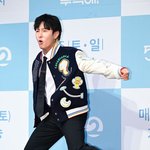 [드루와] [사진]김동완,'전직 아이돌 줌바 댄스'