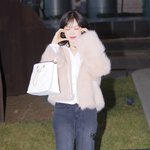웬디, ‘핑크 블루 하트’ (웬디의 영스트리트 출근길) [<b>HD</b>포토]