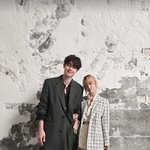 금발 <b>탈색</b> 박보영, 최우식과 팔짱 끼고 커플샷‥파리 밝히는 비주얼