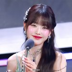 장원영 피부 진짜 넘사벽이긴 <b>하다</b>