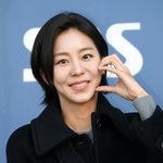 유이, 보조개 꽃미소...사랑스러운 눈맞춤[TEN포토+]