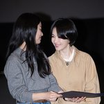 [현장포토] "환한 <b>수녀</b>들"…송혜교·전여빈, 어둠 밝히는 미소