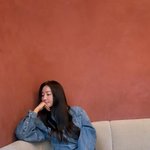 "47세 맞아?" 김사랑, 청청 패션+탄탄 각선미...여대생...
