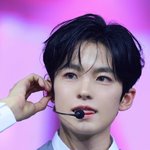 유우쉬 <b>이날</b>