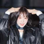 늑대인 가죽점퍼 완디’ (웬디의 영스트리트 출근길) [<b>HD</b>포토]