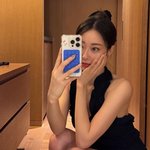 [드루와] 경리, <b>민낯</b>에도 빛나는 인형 비주얼…"꿀 연휴 보내세요"