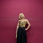 박나래 <b>황금빛</b> 비주얼 실화? 매혹적 금발 파격 변신