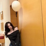 전종서, 어깨 드러내고 황금골반 자랑..<b>신이</b> 내린 몸매였네