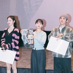 [포토] <b>원진아</b>, 이걸 준다구요 대박