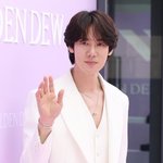 유연석, SBS 연예대상서 첫 예능 신인상 “유재석, <b>MC</b>계 엄마"