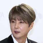 '상습 도박' 슈, '복면가왕' '<b>SM</b> 30주년콘' 모자이크 굴욕