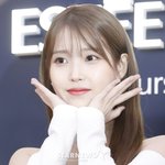 줄지 않는 악플..아이유의 유명稅가 유독 비싼 이유[<b>FOCUS</b>]