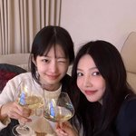레드벨벳 크러쉬 조이와 아이브 레이, 따뜻한 설날 선후배 <b>케미</b>