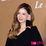사업가와 결혼 깜짝 발표…"새로운 시작 <b>축복</b> 부탁" [공식]