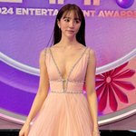 윤은혜, 가슴 너무 깊게 파인 것 아냐? 40세의 파격 노출 드레스