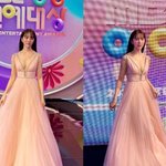 방부제 미모 윤은혜, <b>명치</b>까지 파인 노출 드레스 '깜짝'