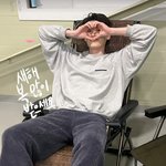 이종석, '아이유' 3년 만나더니 <b>발끝</b>까지 앙증맞게 변해