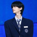 투어스 신유 <b>헤어</b>스타일