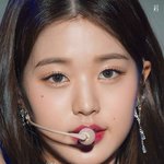 장원영은 <b>피부</b>가 어쩜 저렇지