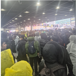 현재 <b>부산역</b> 사람이 너무 많아서 광장집회장 으로  올라가질 못하고...