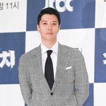 [드루와] '조윤희와 이혼' 이동건, 사망한 동생 보러 가족여행...