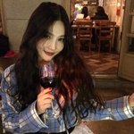 [댓글부탁해] ‘<b>SM</b>과 재계약’ 크러쉬 조이, 더 성숙해졌나? 와인잔...