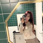 [댓글부탁해] 안유진, 딱 붙는 옷마저 헐렁하네.. 타고난 <b>슬렌</b>더...