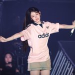 아니 <b>로라</b> 아디다스 개이뻐...;