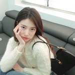 수지, 흰 니트+청바지는 <b>진리</b>‥원조 첫사랑 비주얼에 심쿵