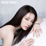 주렁주렁 액세서리에 안 밀리는 슈화 얼굴