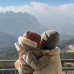 '<b>에릭</b>' 나혜미, 둘째 임신 후 근황…"쪼꼬미랑 더 쪼꼬미랑"