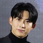 '4년째 열애' 옥택연, 프러포즈·결혼설 다 '루머'였다.."당장...