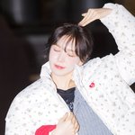 ‘꽃무늬 패딩 재킷도 러블리’ (웬디의 영스트리트 출근길) [<b>HD</b>포토]