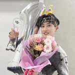 될까요?” 은혁, ‘뮤뱅’ 1위 트로피 안고 ‘은퇴 <b>번복</b>’[SW이슈]