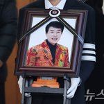 부르며 보낸 故송대관…태진아·설운도 슬픔 속 <b>영결</b>·발인식(종합)