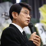 [포토] 故 송대관, 추도사하는 설운도