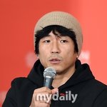 '<b>후배</b>폭행 피소' 양익준, 주연작 홍보 강행 "예정대로 진행"...