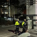 교사 흉기에 찔려 사망한 8세 여아 "부검 예정"…학교 긴급...