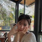 오마이걸 아린, <b>SNS</b> 핑크빛 물들었다…여행 중 '근육男' 동반