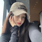 [댓글부탁해] 조이, 크러쉬 결혼 커플링 선물받았나..반짝이고 화려한 '<b>약지</b>