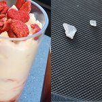 딸기스무디에 스푼 넣고 갈아버린 유명 카페…“<b>명치</b> 따갑고 쓰리다”