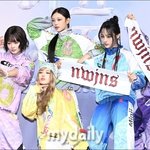 <b>NJZ</b> 선언한 뉴진스 "목소리 실어주는 韓언론 적어…굴하지 않을...