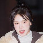 ‘이 안에 러비 있다?’ (웬디의 영스트리트 출근길) [<b>HD</b>포토]