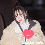 고백’…‘받아 주실 거죠?’ (웬디의 영스트리트 출근길) [<b>HD</b>포토]