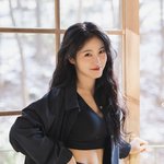 신예은, 탄탄한 복근과 청순미의 반전 매력[<b>SNS</b>]